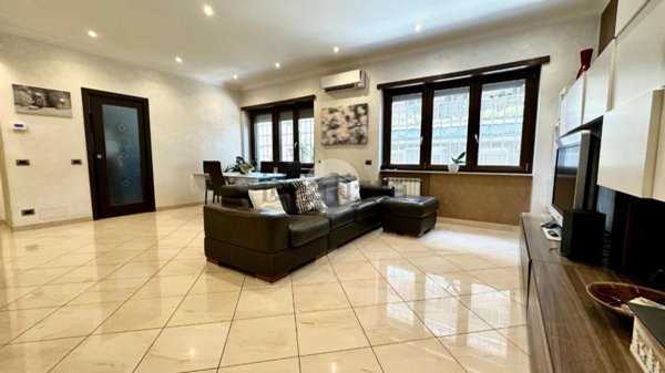 appartamento in vendita a Roma in zona Ardeatino