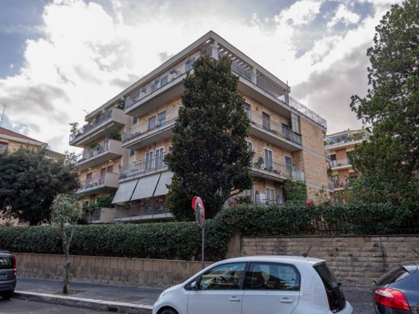 appartamento in vendita a Roma in zona Gianicolense