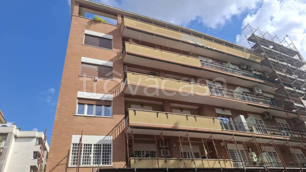 appartamento in vendita a Roma in zona Gianicolense