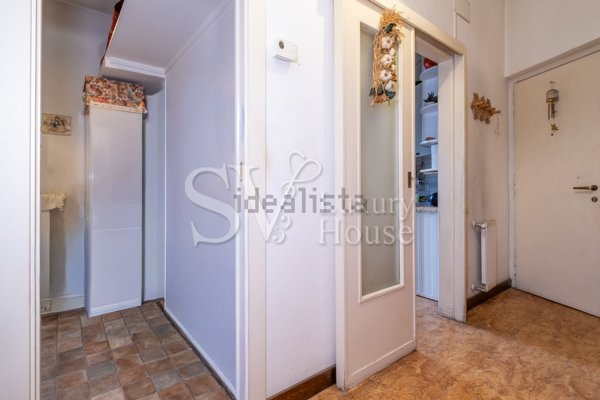 appartamento in vendita a Roma in zona Tomba di Nerone