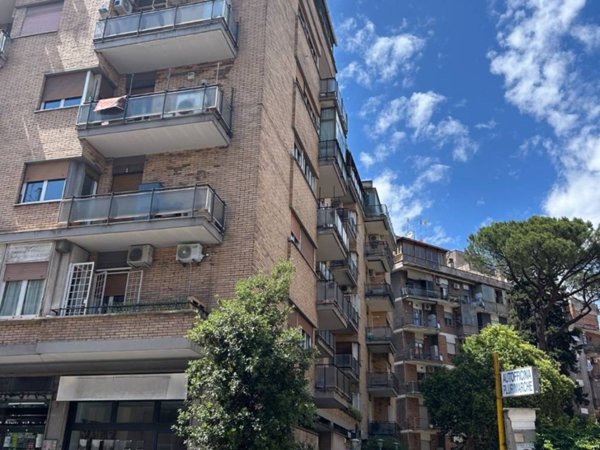 negozio in vendita a Roma in zona Tiburtino