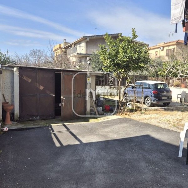 appartamento in vendita a Roma in zona Borghesiana