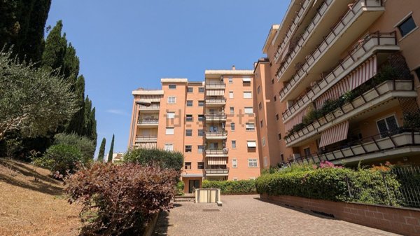 appartamento in vendita a Roma in zona Ardeatino