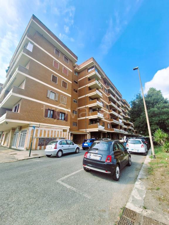 appartamento in vendita a Roma in zona Castel Fusano