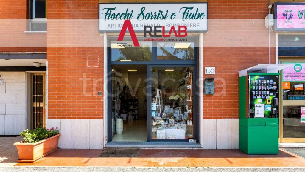 negozio in vendita a Roma in zona Dragona/Bagnoletto