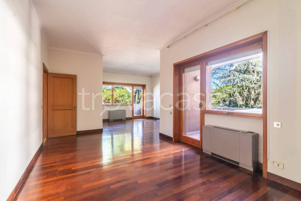 appartamento in vendita a Roma in zona Ardeatino