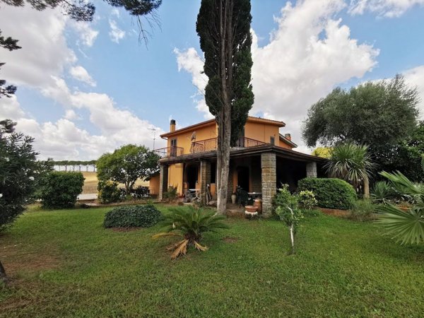 casa indipendente in vendita a Roma in zona Casal Monastero