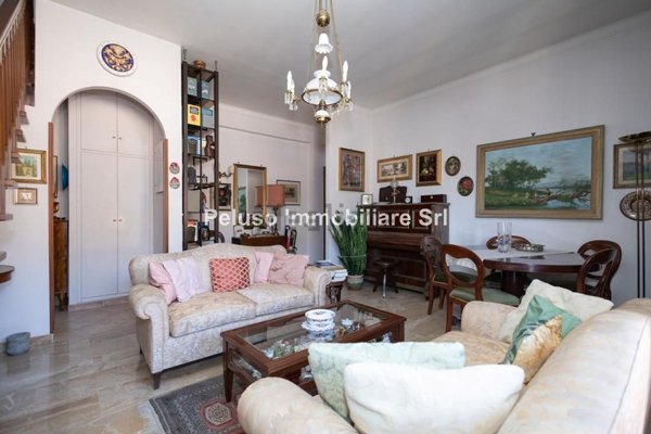 appartamento in vendita a Roma in zona Appio Pignatelli