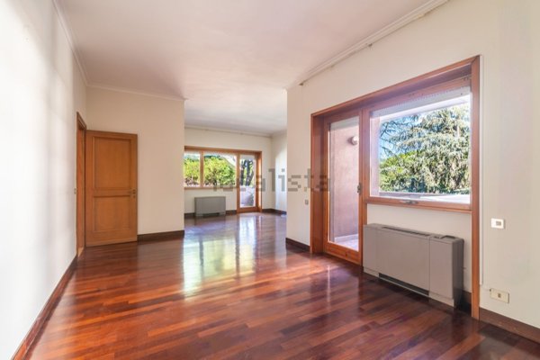 appartamento in vendita a Roma in zona Ardeatino