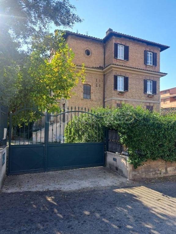 appartamento in vendita a Roma in zona Aurelio