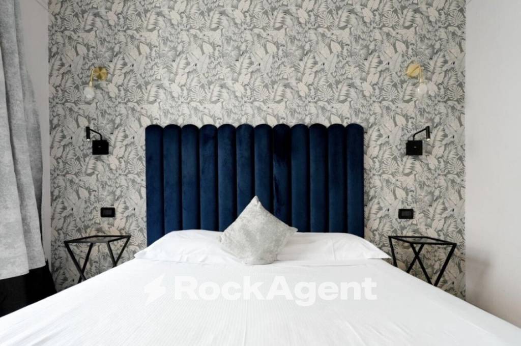 negozio in vendita a Roma in zona Ludovisi/Sallustiano