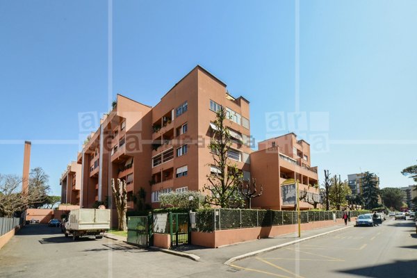 appartamento in vendita a Roma in zona Ardeatino