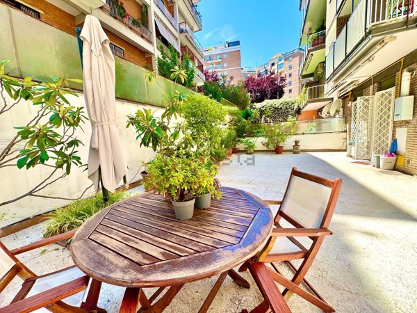 appartamento in vendita a Roma in zona Ardeatino