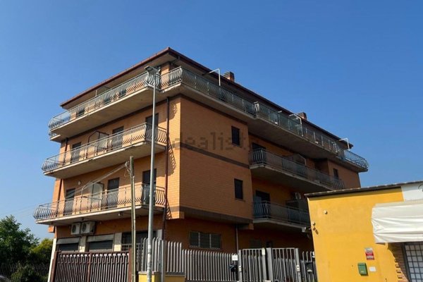appartamento in vendita a Roma in zona Borghesiana