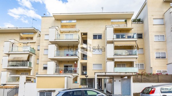 appartamento in vendita a Roma in zona Corviale