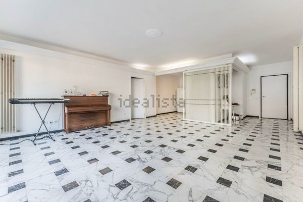 appartamento in vendita a Roma in zona Ardeatino