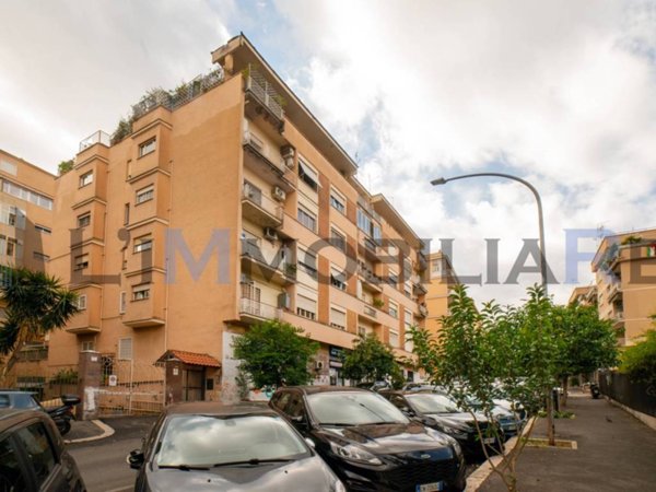 appartamento in vendita a Roma in zona Gianicolense