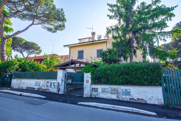 appartamento in vendita a Roma in zona Torre Gaia