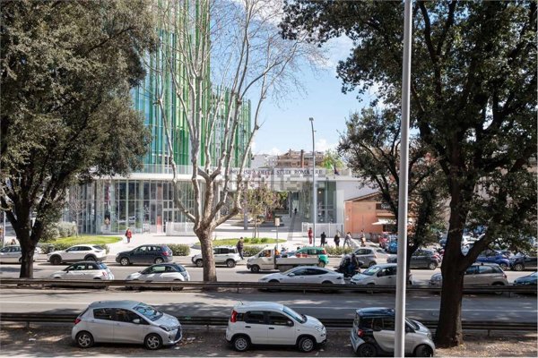 appartamento in vendita a Roma in zona Ostiense