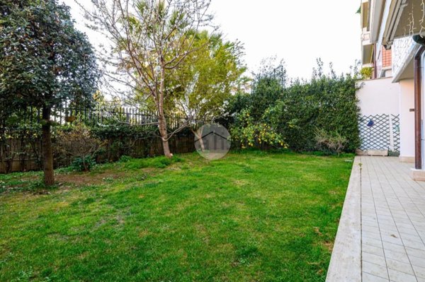 appartamento in vendita a Roma in zona Corviale