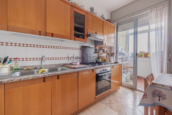 appartamento in vendita a Roma in zona Ostiense