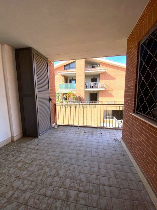 appartamento in vendita a Roma in zona Lunghezza