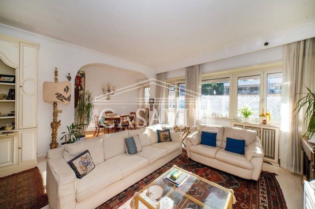 appartamento in vendita a Roma in zona Tor di Quinto