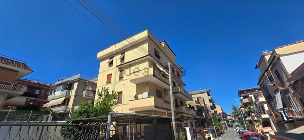 appartamento in vendita a Roma in zona Torre Angela