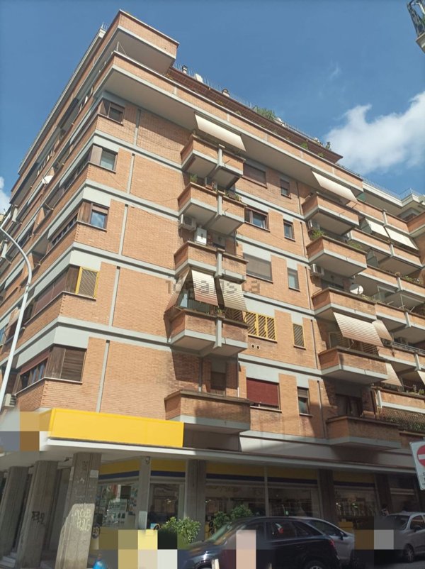 appartamento in vendita a Roma in zona Tuscolano