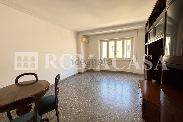 appartamento in vendita a Roma in zona Ostiense