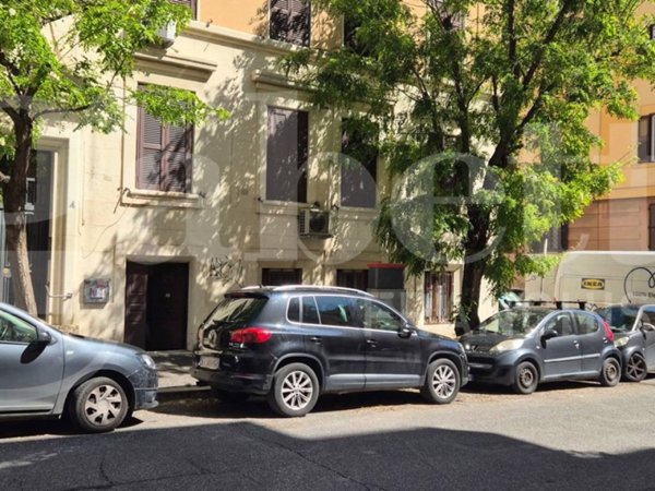 appartamento in vendita a Roma in zona Appio Latino