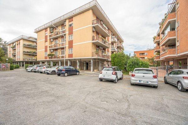appartamento in vendita a Roma in zona Spinaceto