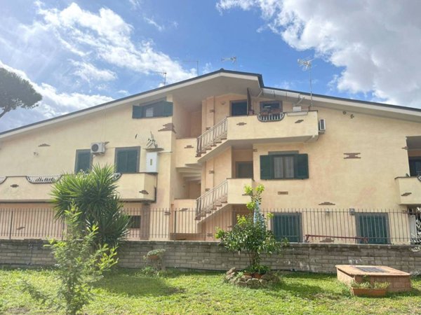appartamento in vendita a Roma in zona Casal Morena