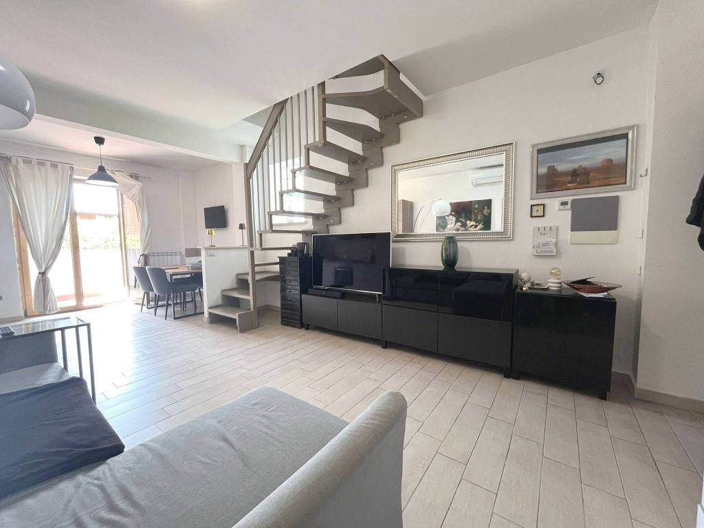 appartamento in vendita a Roma in zona Casal Morena