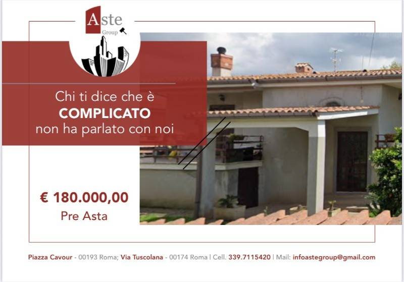 appartamento in vendita a Roma in zona Falcognana