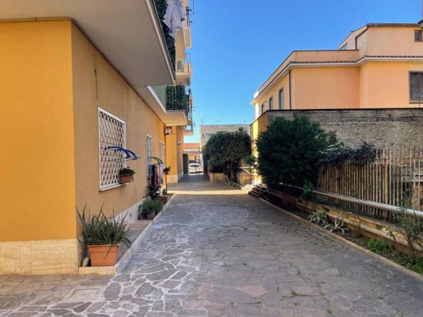 appartamento in vendita a Roma in zona Torre Maura