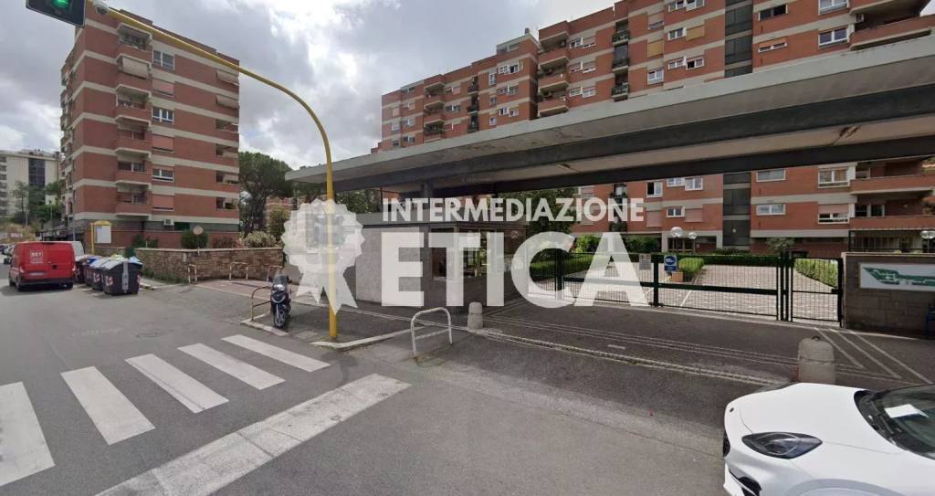 appartamento in vendita a Roma in zona Ardeatino