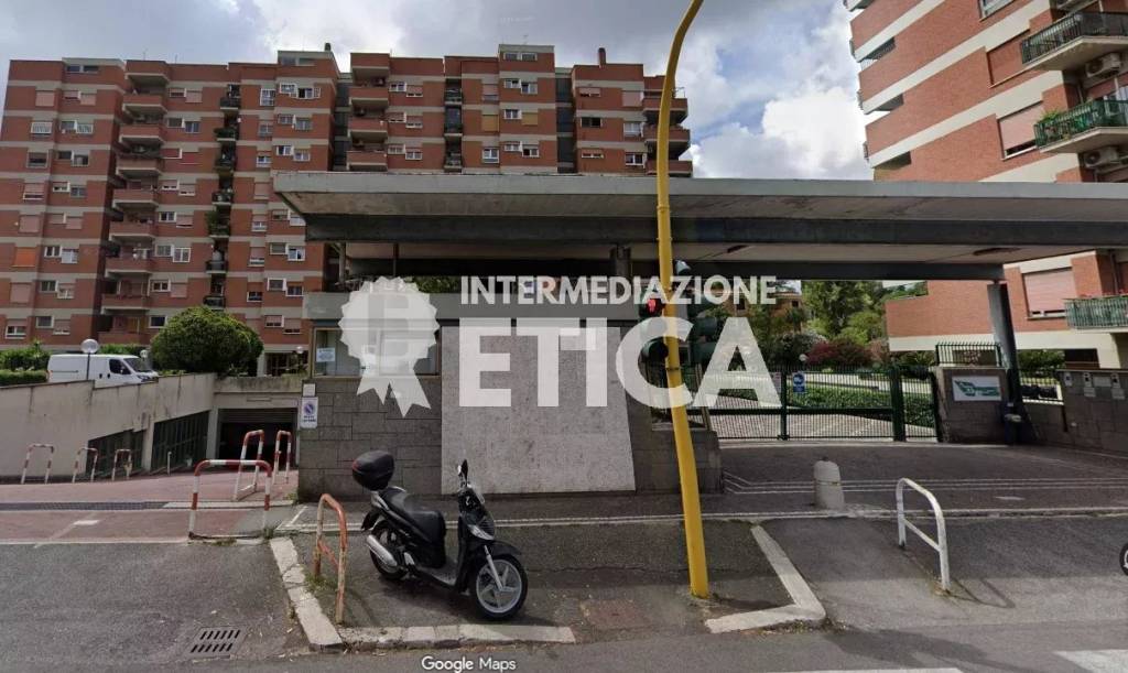 appartamento in vendita a Roma in zona Ardeatino