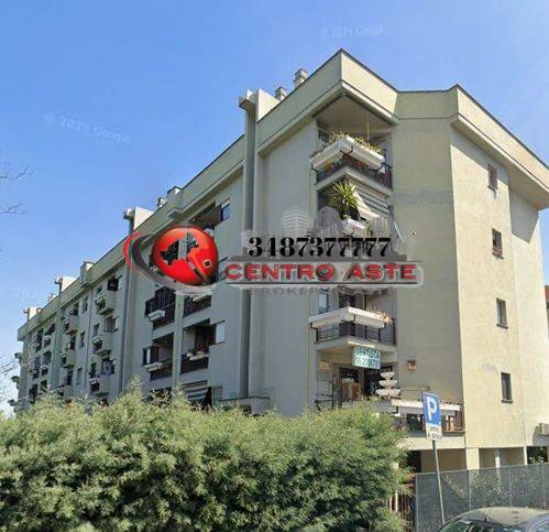 appartamento in vendita a Roma in zona Torre Angela