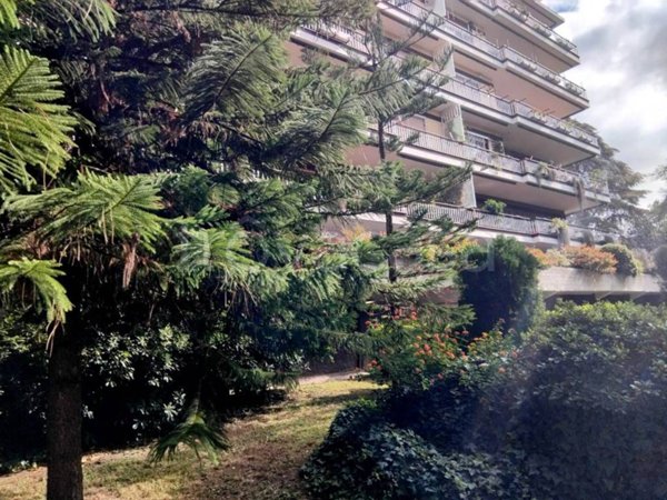 appartamento in vendita a Roma in zona Mostacciano