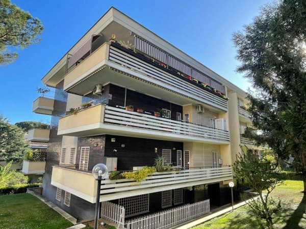 appartamento in vendita a Roma in zona Mostacciano