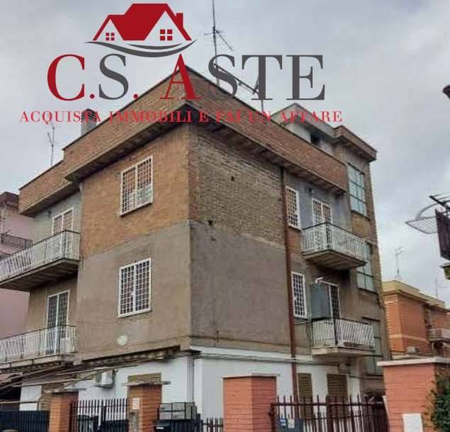 appartamento in vendita a Roma in zona Torre Angela