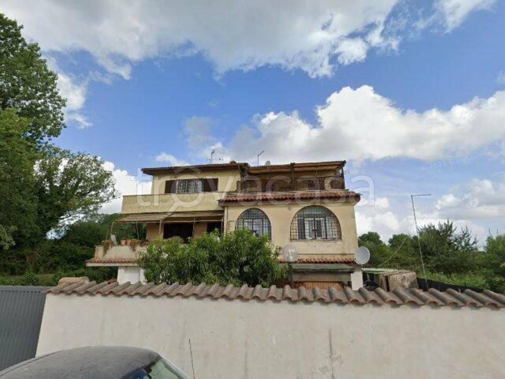 appartamento in vendita a Roma in zona Infernetto