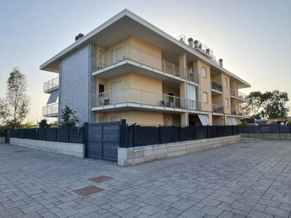 appartamento in vendita a Roma in zona Piana del Sole