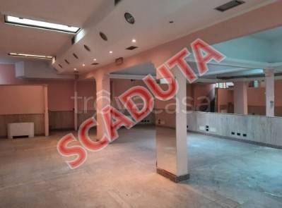 ufficio in vendita a Roma in zona Finocchio