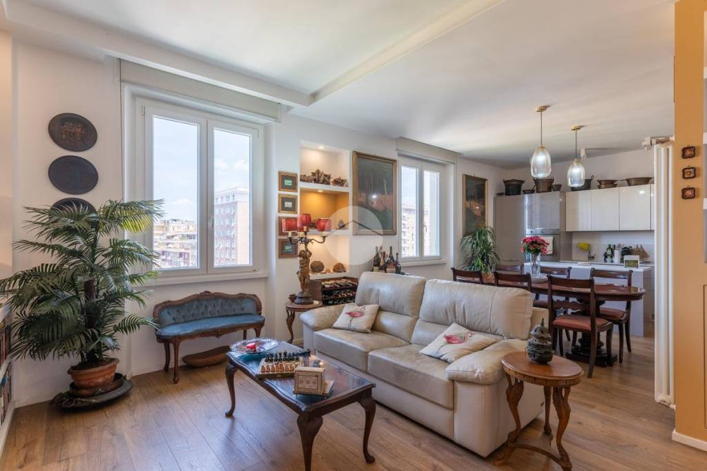 appartamento in vendita a Roma in zona Appio Latino