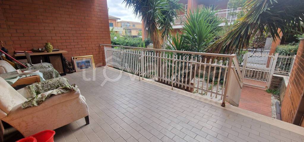 casa indipendente in vendita a Roma in zona Montespaccato