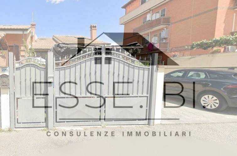 appartamento in vendita a Roma in zona Dragona/Bagnoletto