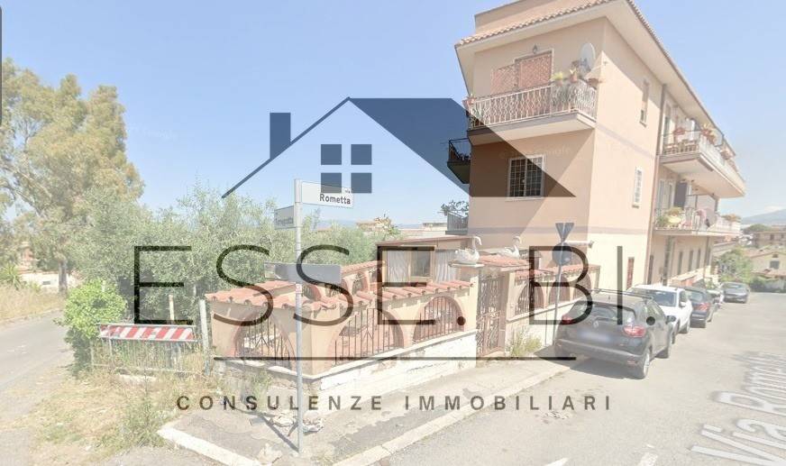 appartamento in vendita a Roma in zona Finocchio