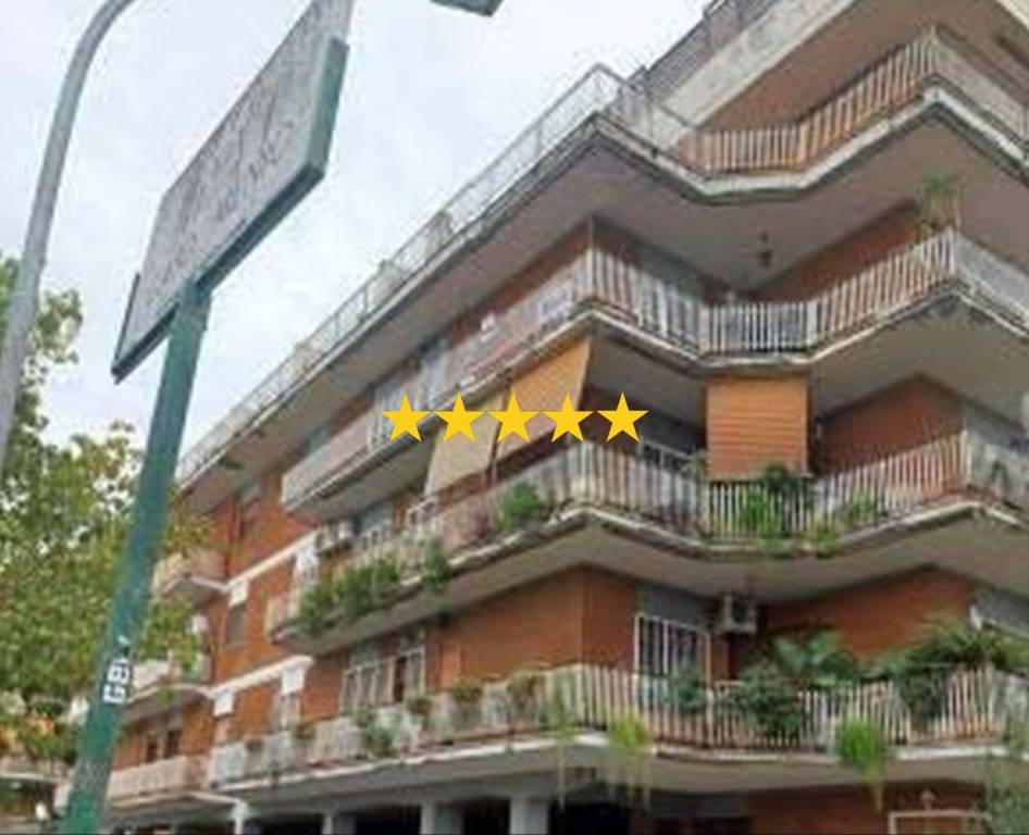 appartamento in vendita a Roma in zona Appio Claudio